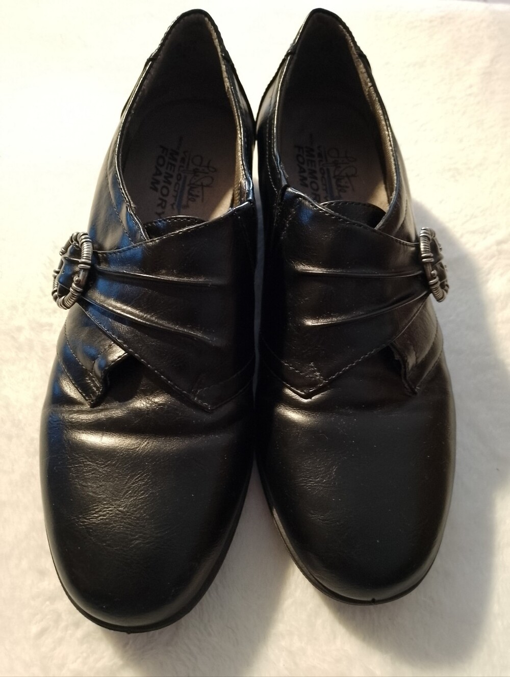 Life Stride Velocity Womens Shoes w Buckle Detail